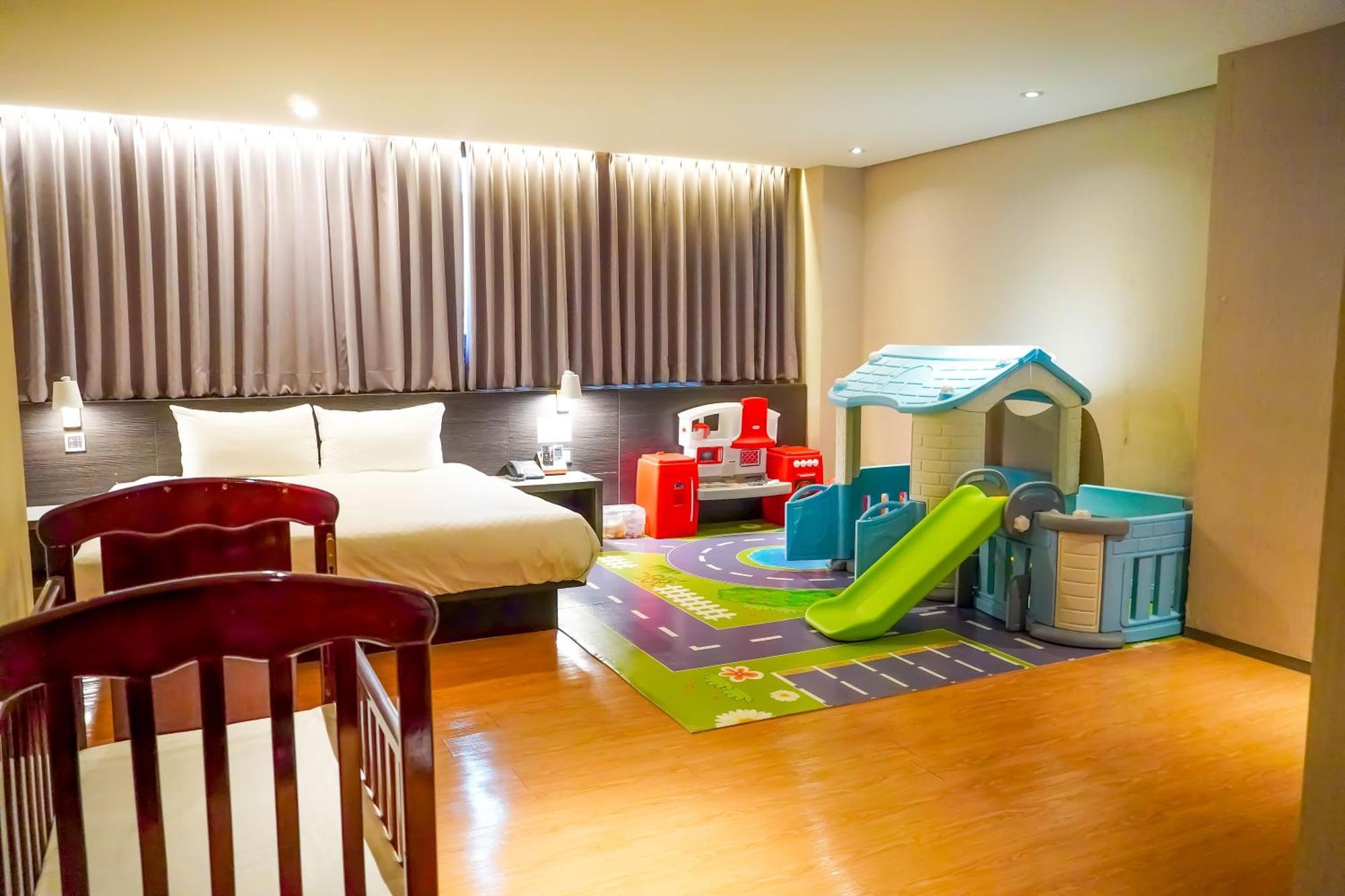Smile 73 Hotel Taichung Exterior foto